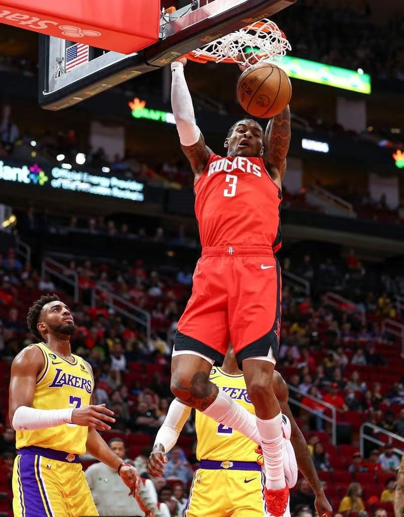 关于NBA季后赛倒计时，拜仁慕尼黑赛前调整名单，细节引发关注，目标明确，医务组通报恢复的信息