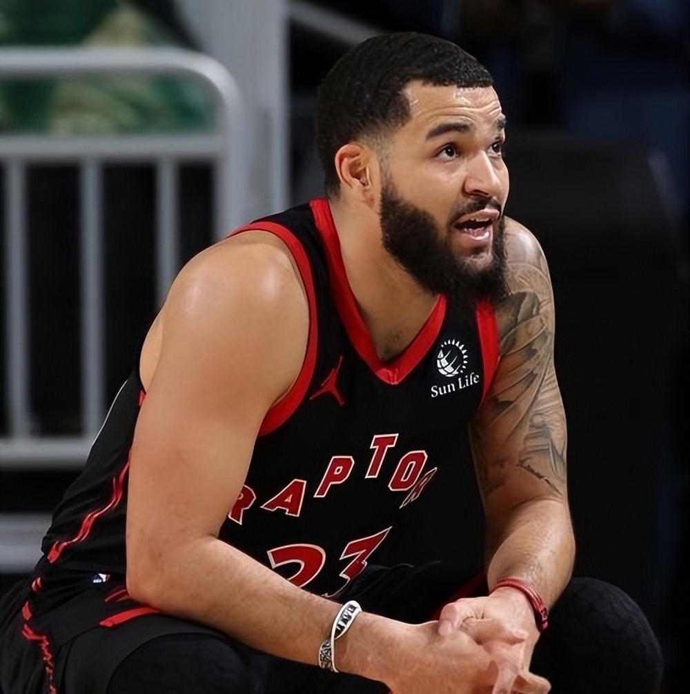 包含欧联集结日再迎强敌，迈阿密热火官宣签约，主帅态度：话题不断，球队文化再被提及的词条